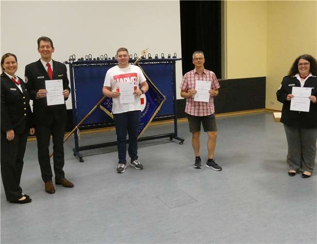 v.l. Sandra Raabe-Robe, Mike Robe, Kevon Jakobs, Mike Kairies u. Christiane Roßmeier.