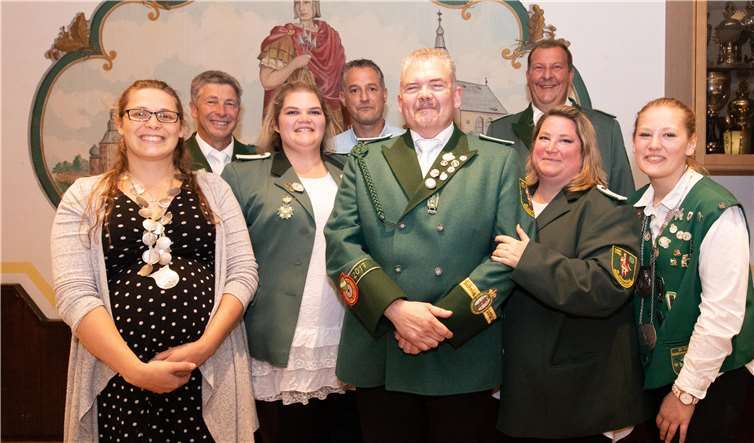 (v.l.) Sarah Sakrzewski, Werner Frings, Janina Höhne, Wendel Lohmer, Franz Höhne mit Gabi Höhne, Thomas Brück und Johanna Schiffer.Foto: CEW