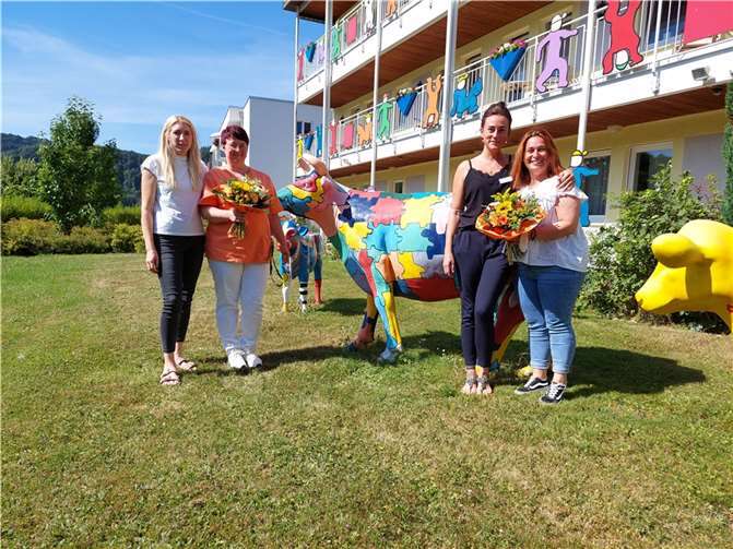 (v.l.): Sophie Isaak (Praxisanleitung), Zsuzuanna-Tunde Kaul, Lena Zimmermann (Pflegedienstleitung), Florentina Kenyeres. Foto: Marienhaus