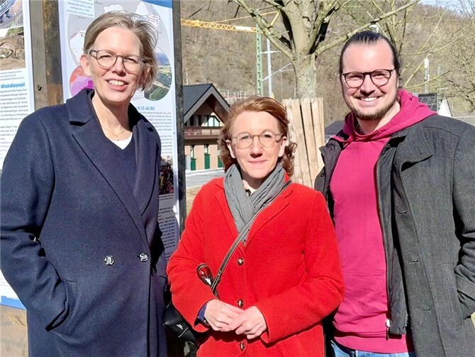 v.l. Staatssekretärin Simone Schneider, MdL Susanne Müller, SPD-Landtagskandidat Thomas Meyer.  Foto: Thomas Meyer