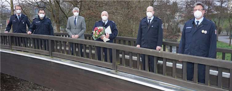 (v.l.) Stv. Wehrleiter Christian Fein, Wehrleiter Tobias Haubrich, Bürgermeister Klaus Müller, der scheidende Stv. Wehrleiter Gernot Grebe, Stv. Wehrleiter Nicki Ahlborn & Stv. Wehrleiter a.D. Mario Weißenfeld. Foto: privat