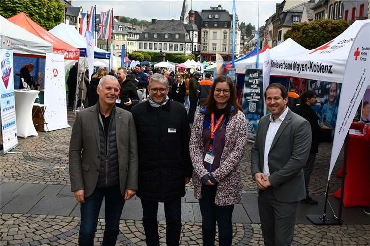 (v.l.) Thomas Becker (Geschäftsführer Operativ, Agentur für Arbeit Koblenz-Mayen), Martin Neudecker (Regionalgeschäftsführer, Industrie- und Handelskammer Koblenz), Natalie Grings (Agentur für Arbeit Koblenz-Mayen), Jens Fiedermann (Abteilungsleiter Ausbildungswesen, Handwerkskammer Koblenz).  Foto: HwK Koblenz
