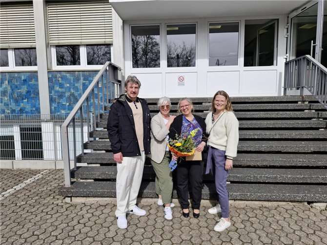 (v.l.) Toni Naroska (Wohnbereichsleitung), Pflegedienstleitung Daniela Kneip, Patricia Weber und Sabrina Klasen (Praxisanleitung). Foto: Bethesda-St. Martin gGmbH