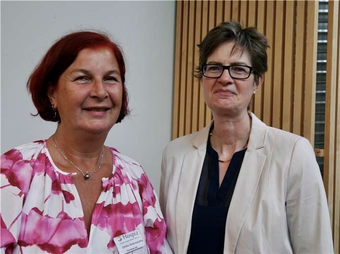 (v.l.) Ulrike Dobrowolny (Vorsitzende des Hospiz-Vereins Rhein-Ahr) und Maria Heine (Geschäftsführerin der Marienhaus GmbH).