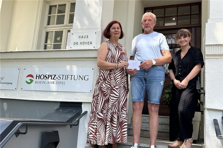 v.l.: Ulrike Dobrowolny, Vorstandsvorsitzende, Olaf Wulf, Ortsvorsteher Oedingen, Nadine Kreuser, stellvertretende Vorstandsvorsitzende