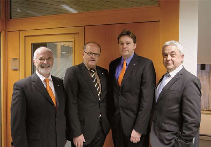 (v.l.) Vorstand Herbert Jülich, Aufsichtsratsvorsitzender Ludwig Schuth, 40 Vorstand Markus Daum und Vorstand Karl Mohr. privat