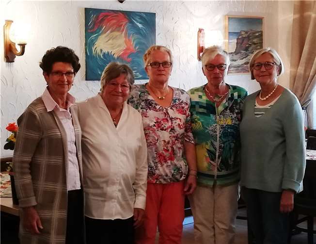 v.l. Vorstandsmitglieder Anita Herr, Lydia Schneider, Karin Schütz, Ulrike Kray, Jenny Zengler.  Fotos: privat