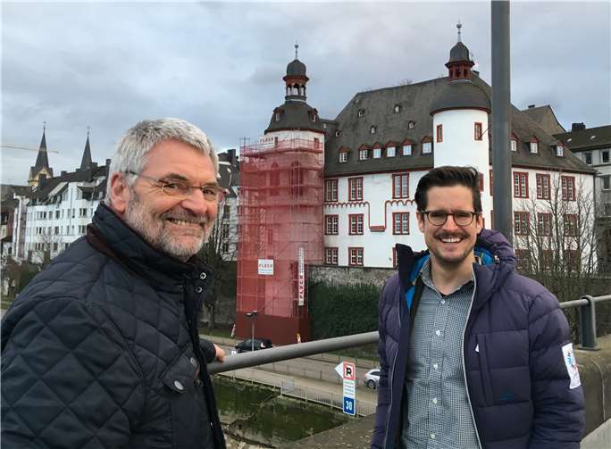 (v.l.) Walter Baum und Christian Altmaier an der „Alten Burg“.Privat