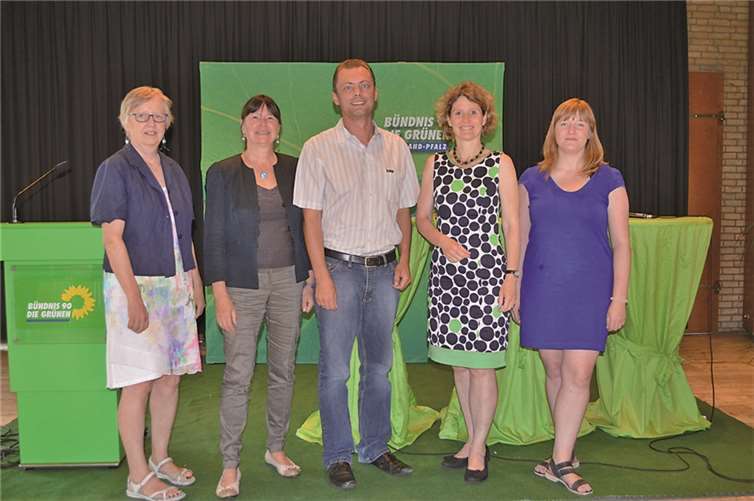 v.l. Waltraud Fesser (Verbraucherzentrale Rheinland-Pfalz), Landesministerin Ulrike Höfken, das Spitzenduo der Grünen für die Landtagswahl 2016, Daniel Köbler und Eveline Lemke und Landesvorsitzende Katharina Binz.ab