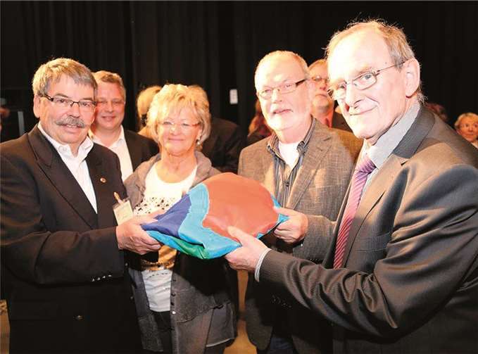 (v.l.) der erste Vorsitzende Josef Zauner des BDFA vom Landesverband R.L.P., Rainer Urbanke, erster Vorsitzender des Film + Videoclubs Ahrweiler-Bad Neuenahr, Ausrichter der DAFF 2014, sowie die Gastgeber der DAFF 2013, Christel und Klaus Krafft in Jülich. privat