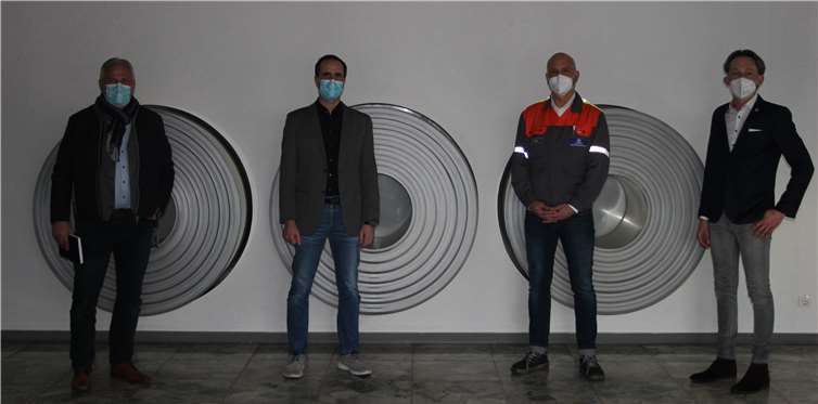 (v.l.)Personalvorstand Wilfried Stenz, Clemens Hoch (SPD), Betriebsratsvorsitzender Marc Winter und Marc Ruland, MdL (SPD). Foto: privat