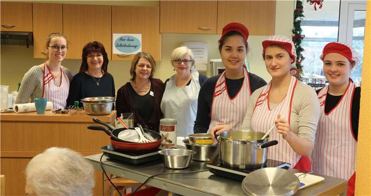 (v.l.):Sophie Merschbächer, Doris Schwetje, Birgitt Spitz, Marlene Exner, Temy Vogt, Michelle Cacic, Paula Weingarten. Seniorenbüro VG Linz