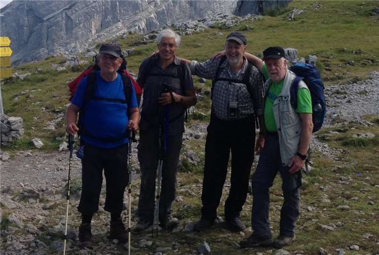 (v.li.) Bernd Jüsgen (69), Botter (71), Dietmar Kautzenbach (70) und Josef Menzen (69): Durchschnittsalter 70 Jahre. Foto: privat