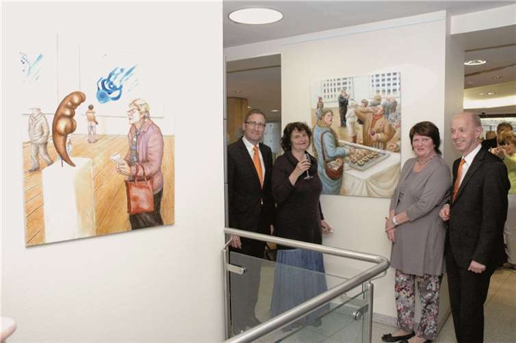 v.li. Direktor Regionalmarkt Eifel Herbert Thelen, Künstlerin Cornelia Harss, Vorsitzende EifelArt Dietlind Greifenhagen, Alex FringsUM