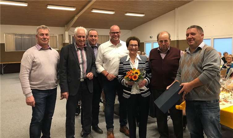 (v.li.) Georg Bläser, Willi Schneider, Johannes Bell, Frank Klapperich, Gertrud Schneider und Alois Schneider, Rainer Groß.Foto: privat