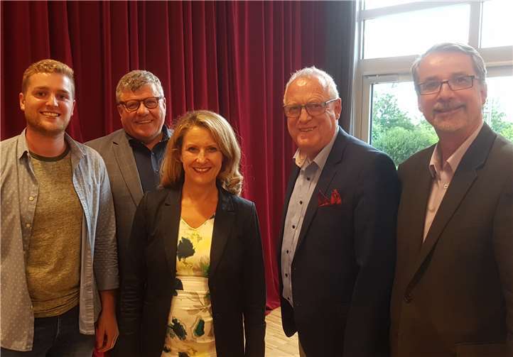 (v.li.) Geschäftsführer Martin Diedenhofen, stellv. Vorsitzender Michael Mahlert, Staatssekretärin Heike Raab, SPD-Kreisvorsitzender Fredi Winter, Pressesprecher Sven Lefkowitz.Privat