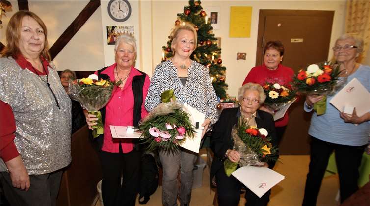 (v.li.) Marion Klein, Bärbel Müller, Rita Härtling, Johanna Hammes, Hedwig Mühlhöfer, Helene Scher.Privat