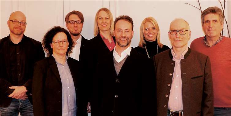 Neuer Vorstand bei der AfD Ahrweiler (v.li.) Martin Kallweitt, Ingrid Frings, Eugene Harschack, Kathrin Koch, Dr. Jan Bollinger, Anett Meyer, Andreas Keiner, Wolfgang Seidler.Privat
