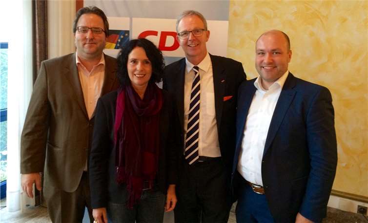 (v.li.): Oliver Baron, Elisabeth Winkelmeier-Becker MdB, Axel Voss MdEP, Martin Schenkelberg.privat