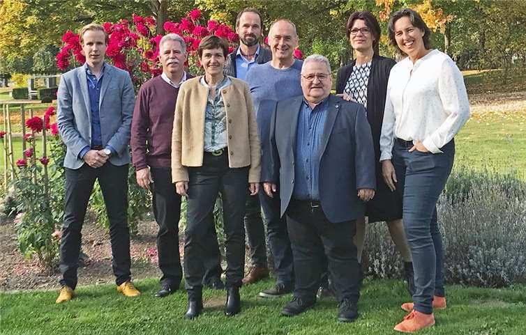 (v.li.) Paul Mulder (Verhaltensexperte, Niederlande), Kent Kleinsteuber (CdLS Deutschland), Annette Gensler (CdLS Deutschland), Prof. Dr. Frank Kaiser (Universität Lübeck), Gerritjan Koekkoek (CdLS Niederlande), Jürgen Kegel (CdLS Deutschland), Ingrid Benoist (CdLS Niederlande), Dr. Sylvia Huisman (Universität Amsterdam).Privat