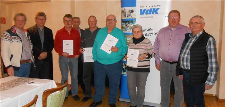 (v.li.): Siegfried Niederelz, Eckhard Kanzler, Hans-Willi Peters, Andreas Peifer, Hans-Georg Martini, Anton Denzer, Marie-Therese Denzer, Hans-Jürgen Oster und Robert Oberhausen.Privat