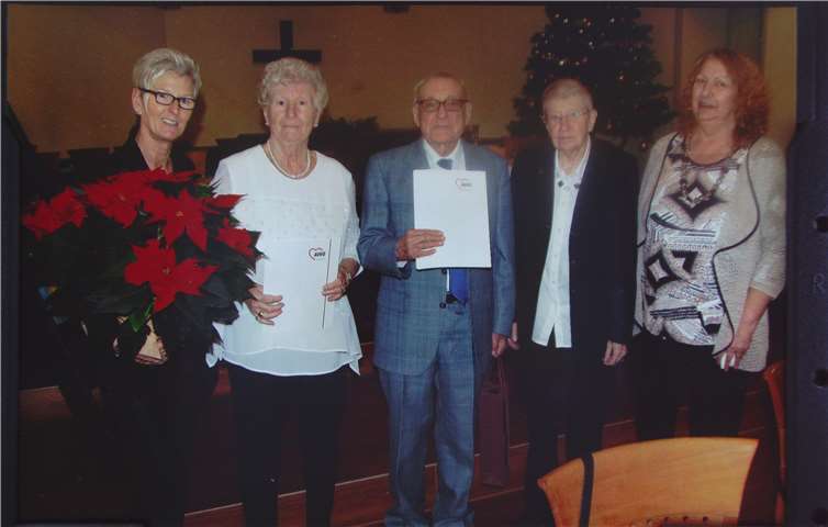 (v.li.) Sivia Seitz, Maria Nolden, Herbert Schoenlen, Ursula Schoenlen und Marion Klein.Privat