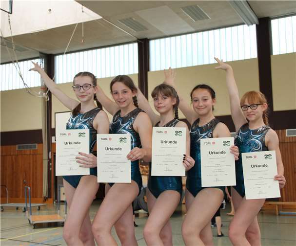 v.li. Valeria Luft, Julia Friesenhahn, Kristina Merkel, Ecem Taflan, Darya Novossleov.