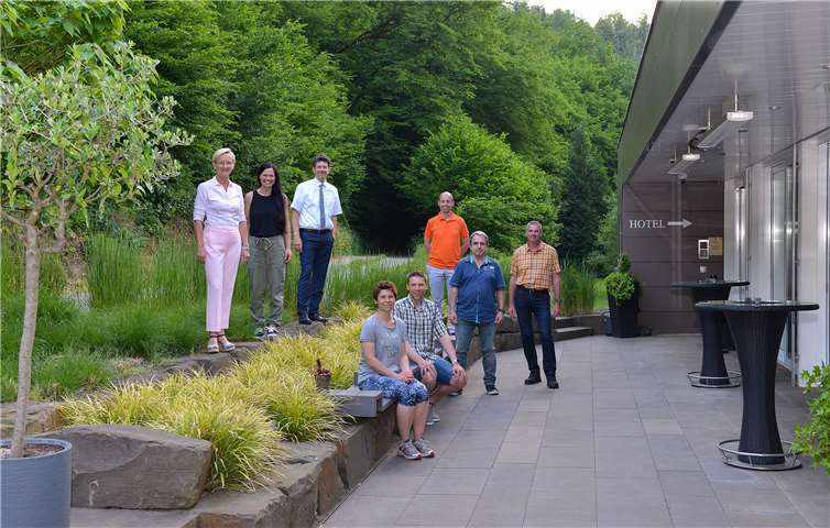 v.l.n.r. 1. Vorsitzende Peggy Stüber, Beisitzerin Susanne Mohr, Kassenwart Roland Pees, Schriftführerin Melanie Anhäuser, 2. Vorsitzender Kai Kuhn, Beisitzer Ricky Stiehler, Beisitzer Walter Stodden, Beisitzer Michael Sterr. Nicht auf dem Bild: stellvertr. Kassenwartin Mona Diefenbach, Pressewartin Sarah Puderbach, Beisitzerin Kristina Doll, Beisitzer Klaus-Peter Paffhausen.Foto: S. Mohr