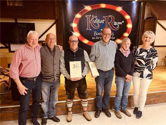 v.l.n.r. 1. Vorsitzender Reiner Bermel, Sergej Solowej, Volker Strohe, Jürgen Straub, Monika Keßler, 2.Schatzmeisterin Marion Bermel.  Foto:von Kristian Bermel
