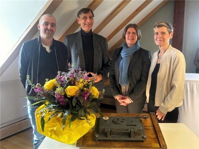 (v.l.n.r.: Alexander Giehl, Leitung HaJuFa Westerwald / Cordula Simmons, Projektkoordinatorin Else Schütz Stiftung / Dr. Johann Christian Meier, Geschäftsführer Else-Schütz-Stiftung / Anke Marzi, Vorstandsvorsitzende DRK-LV RLP e.V.)