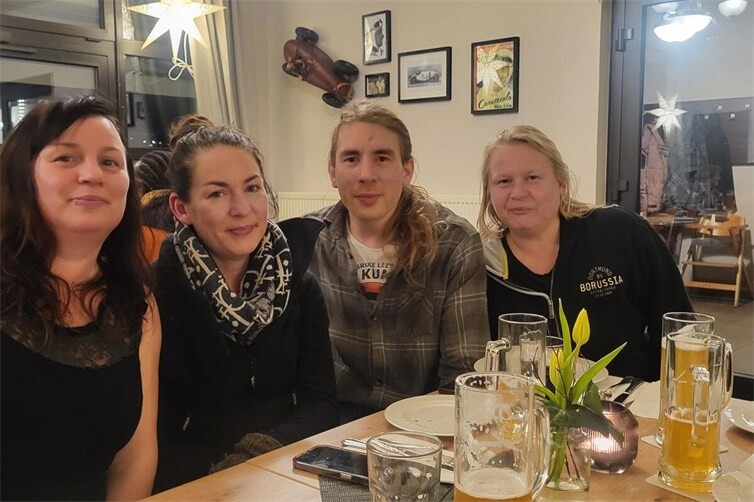 v.l.n.r Anna Küffner 1. Vorsitzende, Sarah Fleischmann Schriftführerin, Christian Fleischmann Hexe, Julia Fleischmann 2. Vorsitzende