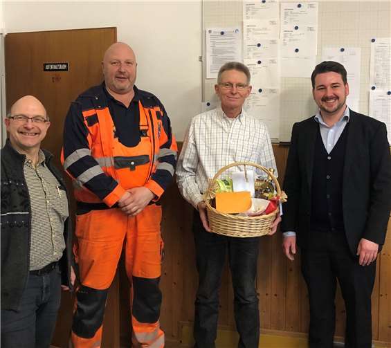v.l.n.r. – Bauhofleiter Rainer Fuchs, Personalrat Lutz Willig, Peter Schleider und Stadtbürgermeister Oliver Krügel. Foto: Stadt Bad Ems