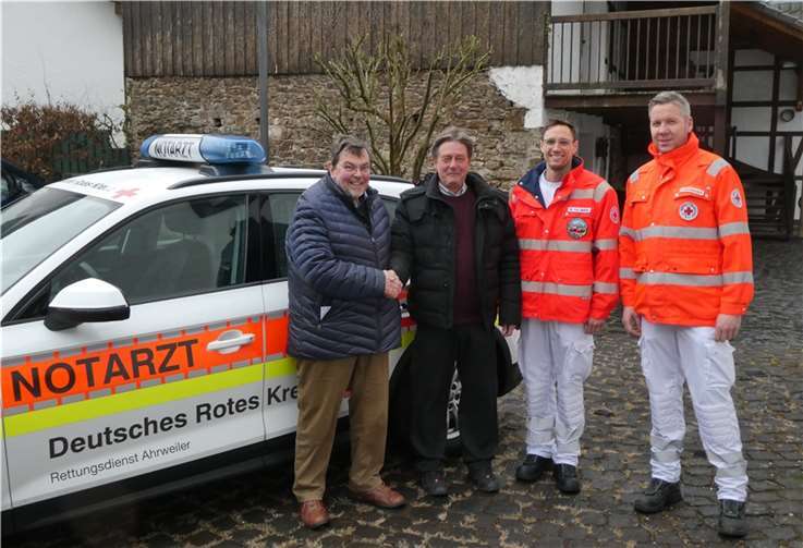 v.l.n.r. Bernd Schiffarth, Jürgen Hecken, Dr. Christian von der Gathen, Florian Weidenbach (DRK).  Foto: privat