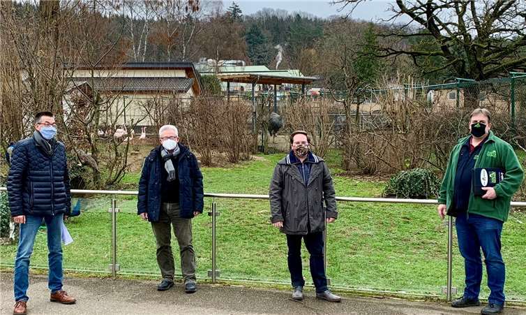 (v.l.n.r.) CDU-Fraktionsvorsitzender Martin Hahn, Wirtschaftsberater Hans-Dieter Neuer, CDU-Fraktionsgeschäftsführer sowie Landtagskandidat Pascal Badziong und Zoodirektor Mirko Thiel waren zu einem kurzfristigen Krisentreffen zur Zukunft des Zoos Neuwied zusammengekommen. Foto: privat