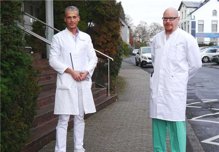 (v.l.n.r).: Chefarzt Dr. med. Temur Parulava und Oberarzt Dr. med. Christian Mihatsch. Foto: privat