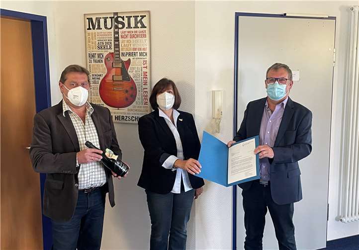 (v.l.n.r): Der stellv. Präsident Winfried Krämer, Hiltrud Bürkle und stellv. Präsident Norbert Sartoris. Fotos: privat