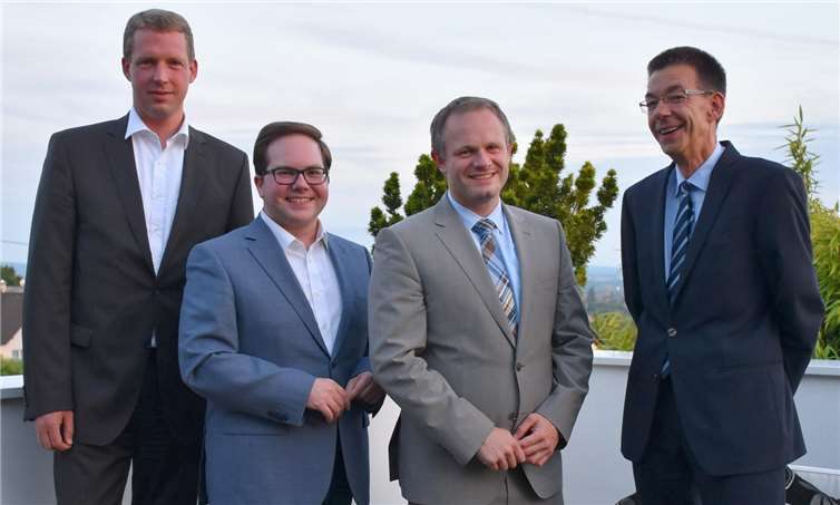 (v.l.n.r.) Dr. Stefan Vomweg (Stadtverbandsvorsitzender), Pascal Badziong (Fraktions- und Stadtverbandsgeschäftsführer), Jan Einig (Bürgermeister) und Martin Hahn (Fraktionsvorsitzender).privat