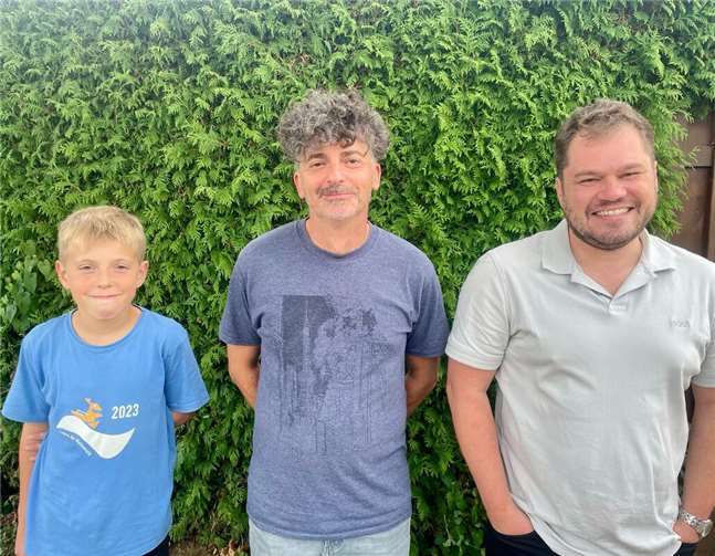 (v.l.n.r.): Eliah Heinold, Vadim Belilovskiy, Dr. Stephan Klos.