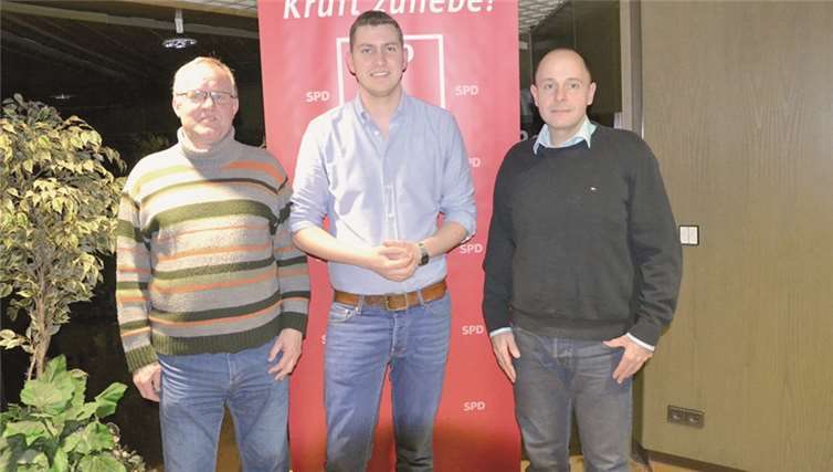 (v.l.n.r.) Erich Schmitt, SPD-Ortsvereinsvorsitzender Benjamin Kastner, Bernd Könemund. privat