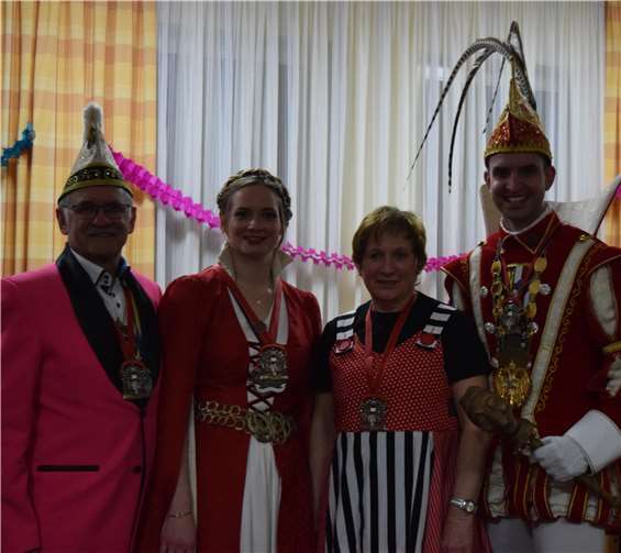 (v.l.n.r.) Ex-Prinz 2000, Ernst II., Prinzessin Susi I., Ex-Prinzessin 2000 Heidi I., Prinz Simon I..