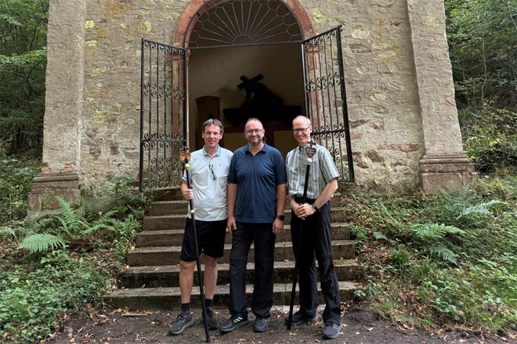 v.l.n.r.: Frank Peters (Altpilgerführer 2026), Michael Breitbach (neu gewählter Jungpilgerführer 2027) und Jürgen Schlaus (Jungpilgerführer 2026)