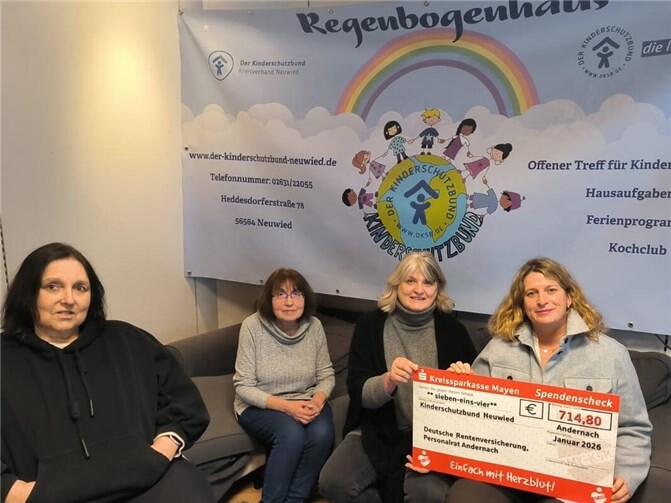 v.l.n.r.: Gabriele Jung-Stertz (1.Vorsitzende DKSB), Frau Franziska Wolf (Beisitzerin DKSB), Judith Barth (2. Vorsitzende DKSB) und Frau Katja Schmidt (Personalratsvorsitzende).  Foto: Katharina Hamdan