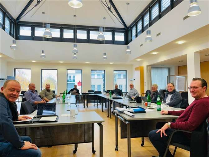 (v.l.n.r.): Gerd Klasen, Peter Gilles, Egon Nell jr., Manfred Höger, Günter Martin, Harry Schneider, Elke Geiermann, Walter Weber und Gino Gilles. Foto: CDU Polch