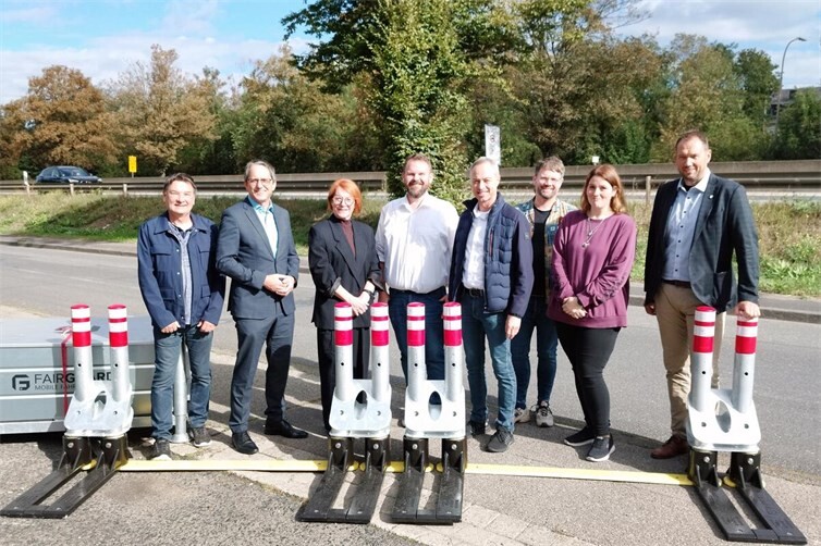 (v.l.n.r.): Gerd Schmitz, Bürgermeister VG Selters Oliver Götsch, Claudia Altwasser, Bürgermeister Bendorf Christoph Mohr, Bürgermeister VG Ransbach-Baumbach Michael Merz, Rene Weiand, Celina Manns, Bürgermeister VG Dierdorf Manuel Seiler.