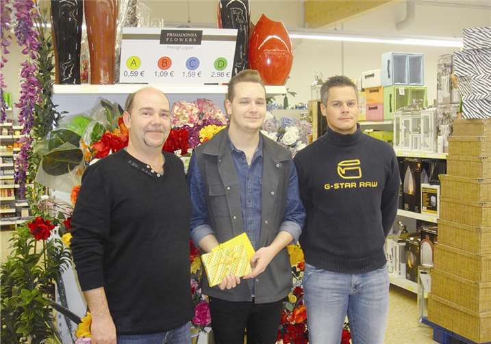 (v.l.n.r.) Geschäftsinhaber Rolf Geyer, Benedikt Pick und Prokurist Matthias Schimke. privat