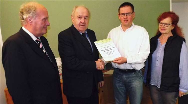 v.l.n.r.: Hajo Stuhlträger (Vorsitzender des Kreisseniorenbeirats), Erster Beigeordneter Bernhard Wiemer, Markus Gebauer, Hedi Schenk (Vorsitzende des Seniorenbeirats der Stadt).privat