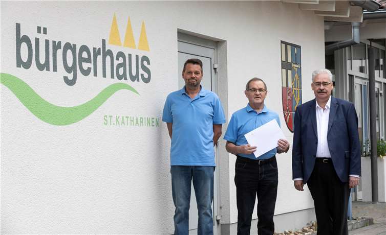 v.l.n.r. Harald Spitz (Beisitzer DG Rott), Bernd Spitz (St. Vorsitzender DG Rott) und Bürgermeister Willi Knopp (St. Katharinen). Creativ Picture - Heinz-Werner Lamberz