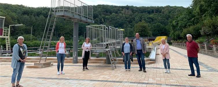 (v.l.n.r.): Helga Frankel, Stefanie Metzler, Christiane Jung, Daniela Schoblocher, Sascha Schoblocher, Gaby Zils und Wolfgang Dietrich. Foto: privat