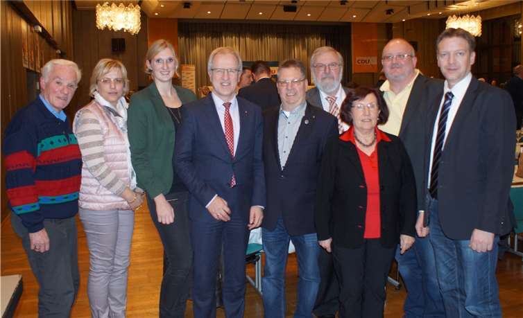 (v.l.n.r.): Hermann Schmidt, Ruth Baulig (VG-Ratsmitglied), Selina Reim (Kreistagsmitglied), MdL Josef Dötsch (stellvertr. CDU-Kreisvorsitzender, Kreistagsmitglied), Winfried Erbar (Stadtratsmitglied, Vorstandsmitglied), Werner Risch (Stadtratsmitglied), Dorothea Kalus (Mitglied des Seniorenbeirats der VG), Bernd Bengel (stellvertr. CDU-Vorsitzender von Mülheim-Kärlich, Stadtratsmitglied) und Horst Hohn (Kreistagsmitglied, Geschäftsführer der CDU-Kreistagsfraktion). privat