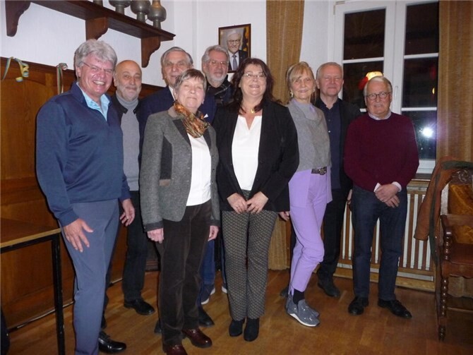 v.l.n.r.: Horst Baermann, Tom Weingärtner, Wilfried Meitzner, Gisela Meitzner, Wolfgang Ruland, Gabriele Baermann(Vorsitzende), Daniela Göhrken-Bell, Karlheinz Göhrken, Clemens von Weichs.  Foto: GVU